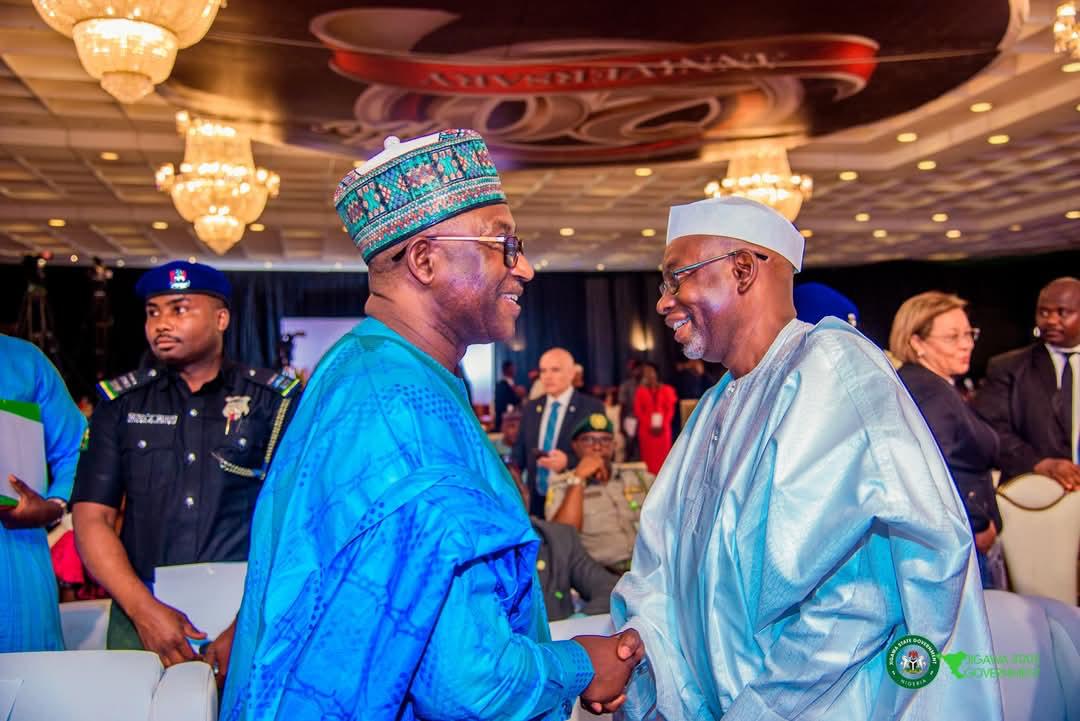 babandedemb's tweet image. HE @uanamadi was among the great Nigerians honoured by the Leadership newspaper yesterday. Our beloved governor, please continue with your human capital development, agriculture, and infrastructure. Congratulations