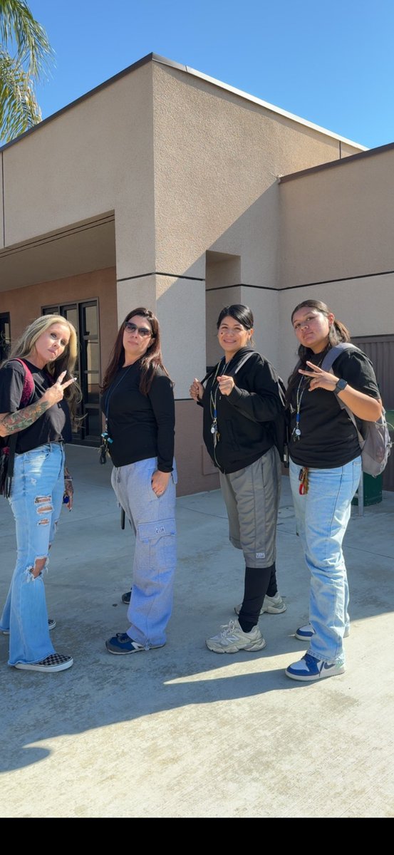 MakerTomasLib's tweet photo. Spirit Day- Dress like our students 💛 https://t.co/q3yVqgzjg7