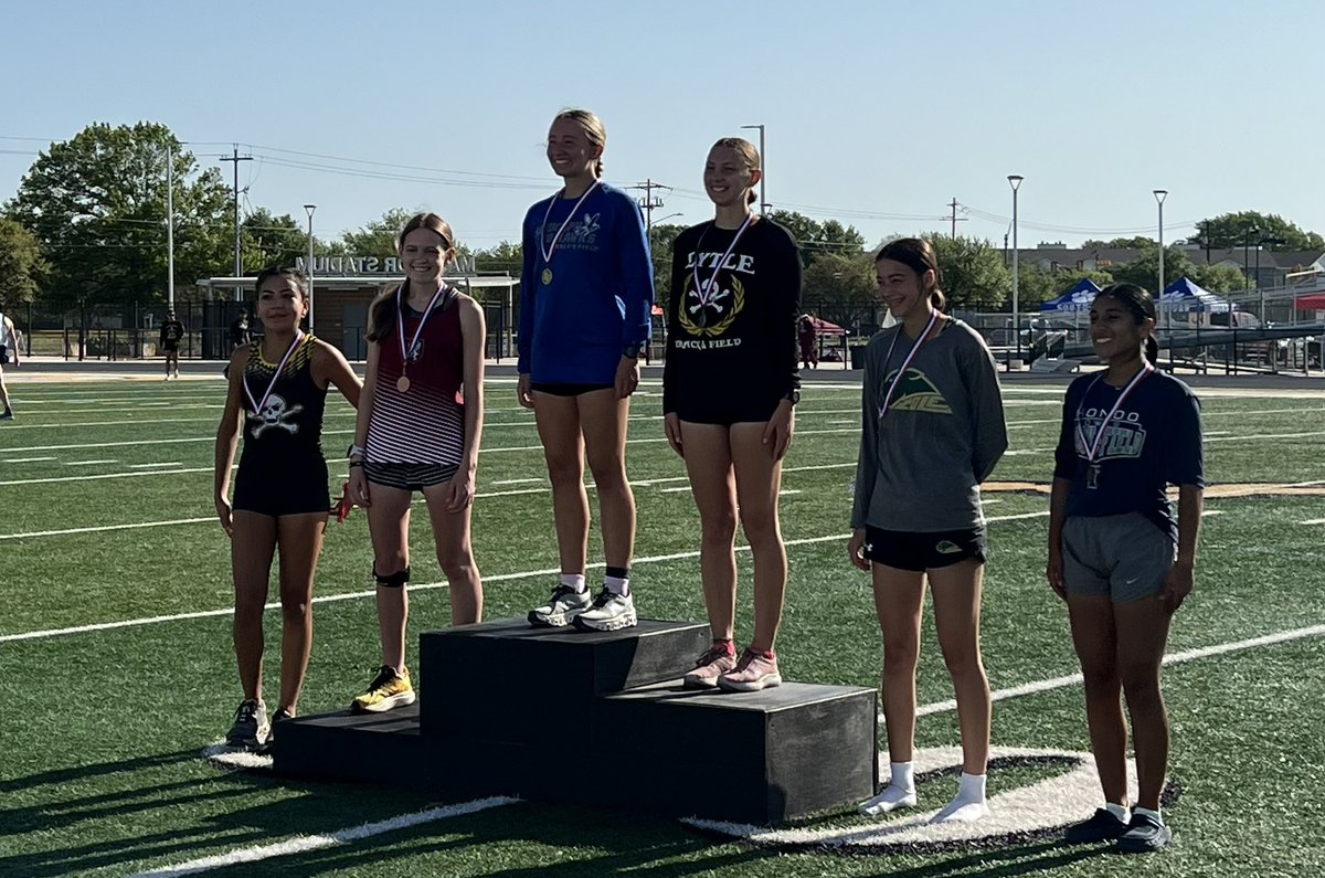 Lori Wilson🖤☠️💛 tweet media