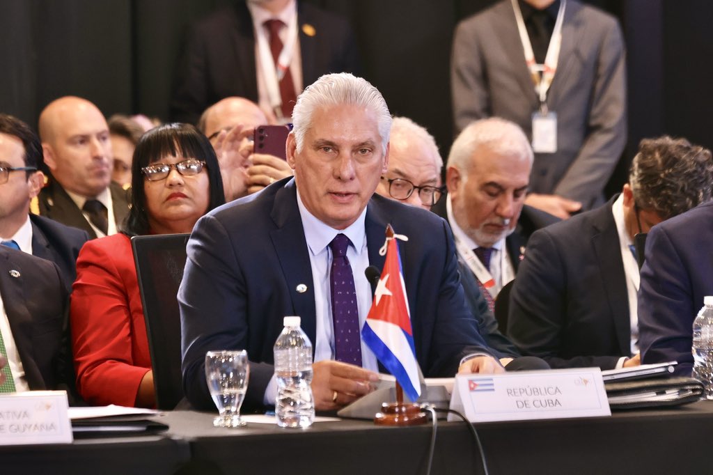 Presidente de #Cuba <a href="/DiazCanelB/">Miguel Díaz-Canel Bermúdez</a> señaló en IX Cumbre #CELAC:

"Las acciones emprendidas por el actual gobierno de EEUU, desafian el multilateralismo y el Derecho Internacional, al desconocer principios básicos como la convivencia pacífica y la igualdad soberana entre los Estados".