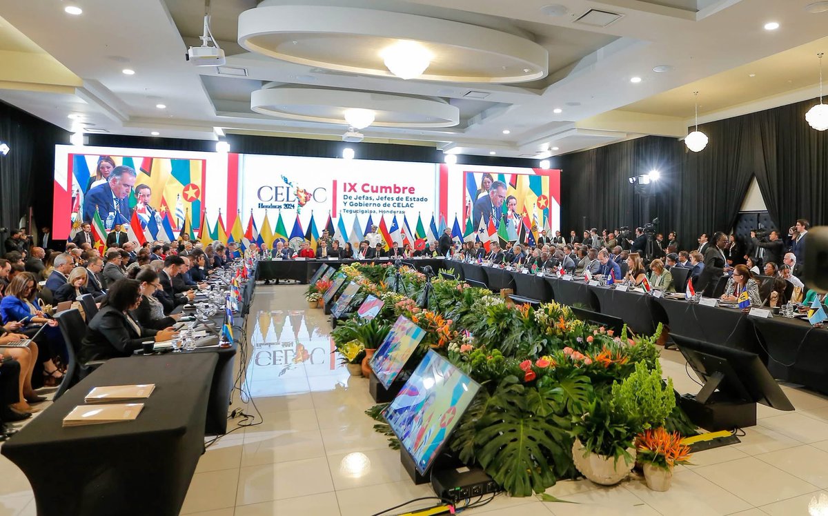 En nombre del pueblo y del Gobierno de Bolivia expresamos nuestro profundo reconocimiento a la hermana República de Honduras por su cálida y generosa hospitalidad y su liderazgo en esta IX Cumbre de la CELAC. Nos reunimos no solo para debatir, sino para reafirmar nuestro