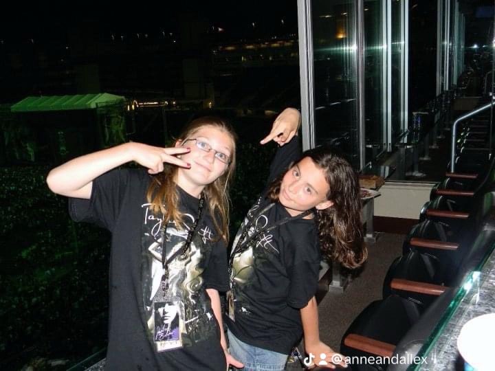 anne_h14's tweet photo. @taylornation13 @taylorswift13 #4YearsOfFearlessTaylorsVersion but 15 years of seeing Tay for the Fearless tour at Gillette Stadium #FoxyFoxborough 🥹💛✨🫶 https://t.co/2AbEo7s51N