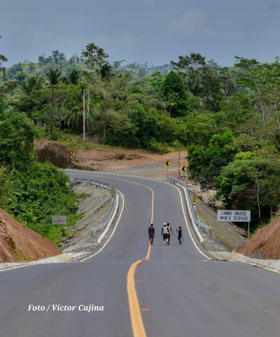 CmdtFederico's tweet photo. 🚧 MTI || 🎊INAUGURACIÓN🎊

Este Miércoles 9 de Abril, nuestro Gobierno de Reconciliación y Unidad Nacional, a través del MTI, inauguró el Tramo de la Carretera El Rama–El Tortuguero, de 26 kilómetros de longitud.

#UnidosEnVictorias
#AbrilVictorioso
#ManaguaSandinista
#Nicaragua https://t.co/xUhHj9jL0Q