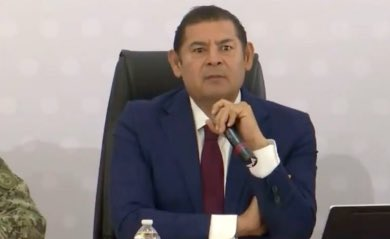 #ÚLTIMAHORA  🛑  <a href="/article19mxca/">ARTICLE 19 México y Centroamérica</a>  emite alerta por las agresiones del gobernador Alejandro Armenta al periódico e-consulta y su director general Rodolfo Ruiz.  La organización pide al mandatario retractarse y disculparse, y a la Fiscalía no hostigar al medio, ni a su director con