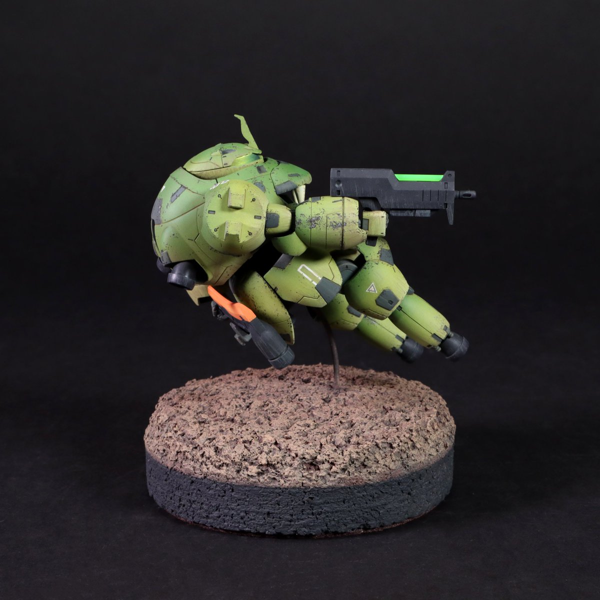 maringrade's tweet photo. - lower legs: 30MM Portanova Marine Type (it's a snake; it doesn't need feet)
- commander fin: HGUC Gouf Custom
- other mods: shortened crotch, removed details on gun, added length of runner in gap
- base: cork, brass rod
#gunpla #gundam #snake #groupbuild #prettycoolplamoclub https://t.co/tlzySWeTxo