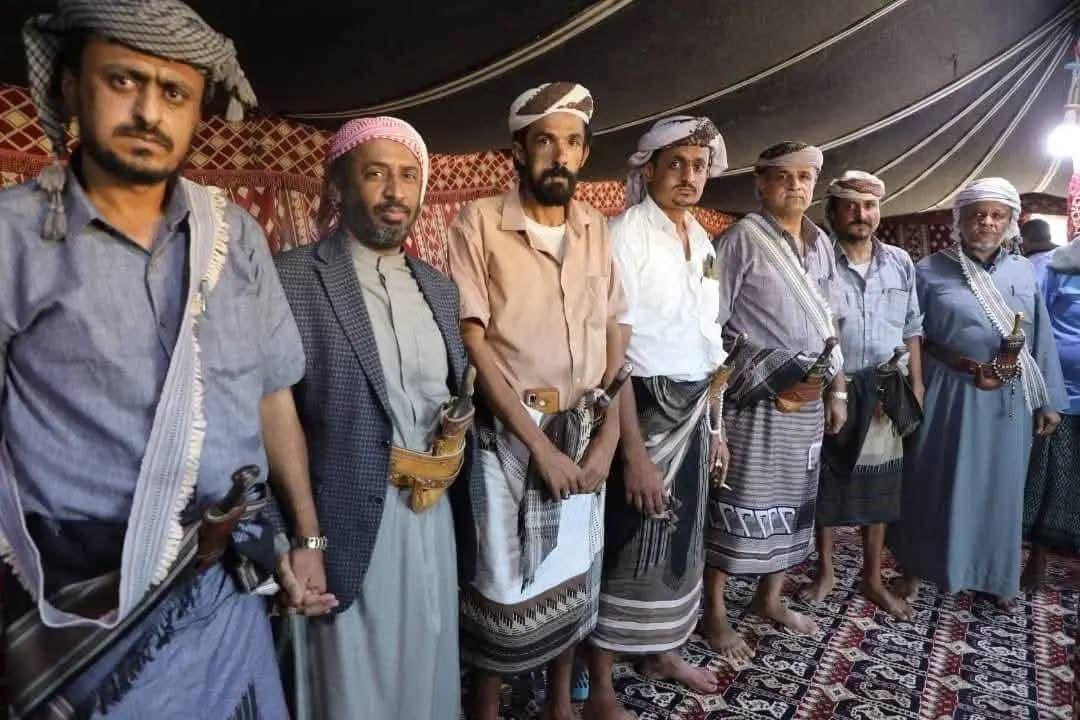 يقولوا الوفد الذي وصل من ابين الى حضرموت تابع للميسري ، يعني بن حبريش لا يرد حضرموت للحضارم يريدها للزيود والاخونج .