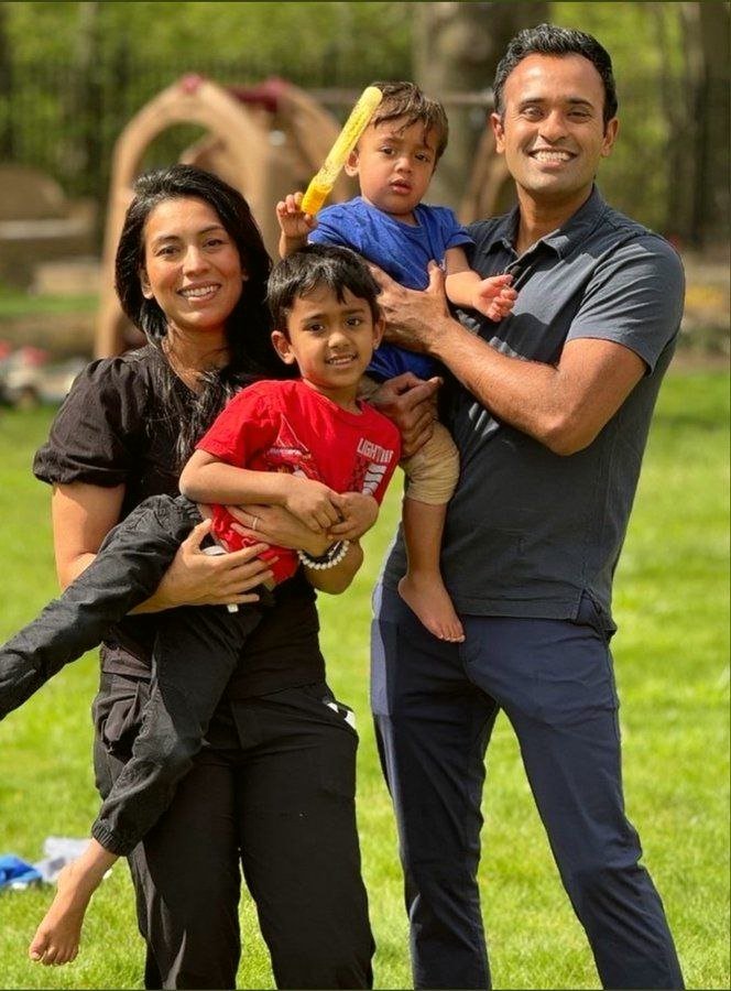 RightScopee's tweet image. Give me a Thumbs-Up👍,if you fully support Vivek Ramaswamy for Department of government efficiency!!