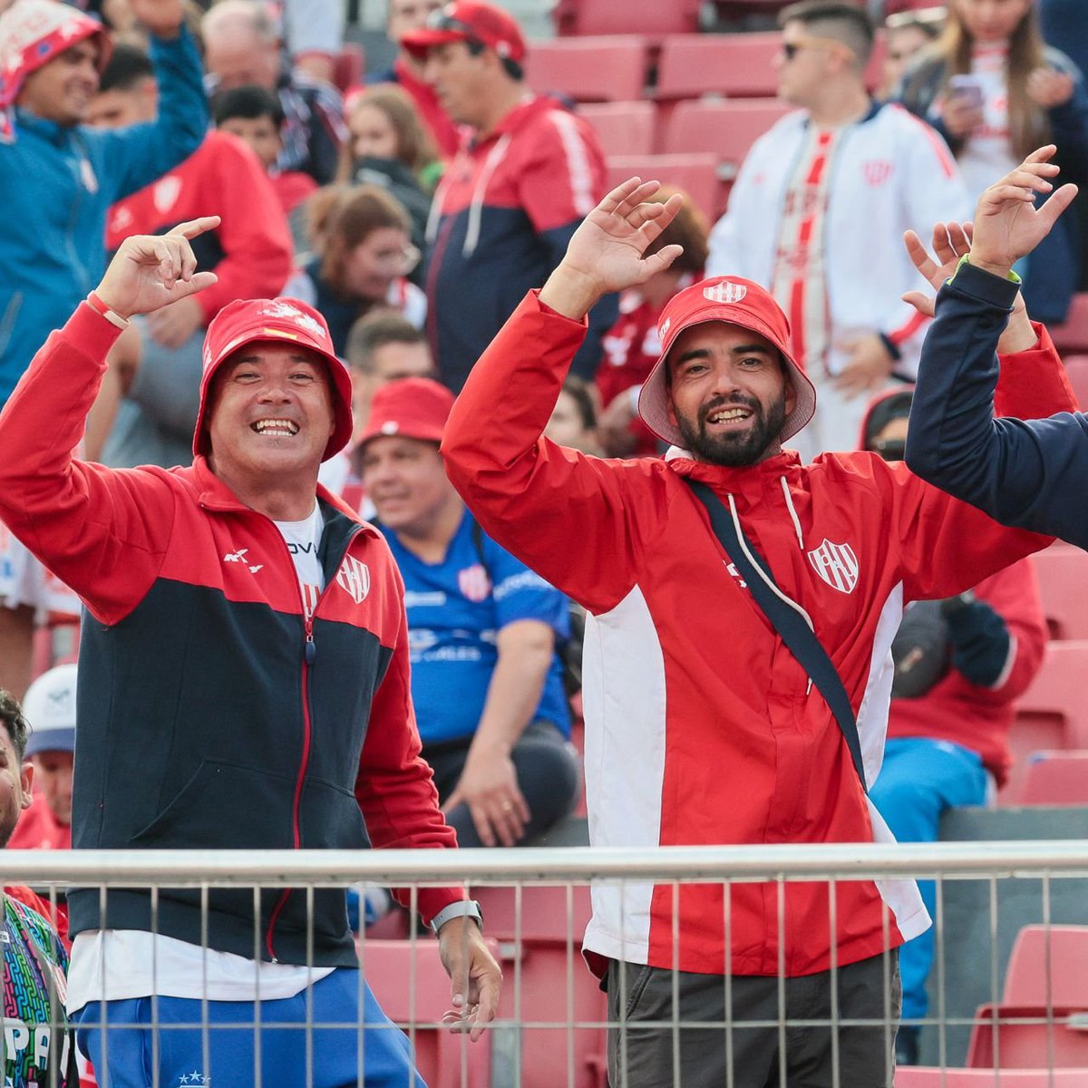 clubaunion's tweet photo. Nunca caminarás solo ❤️🇦🇹 https://t.co/Vezx53oliq