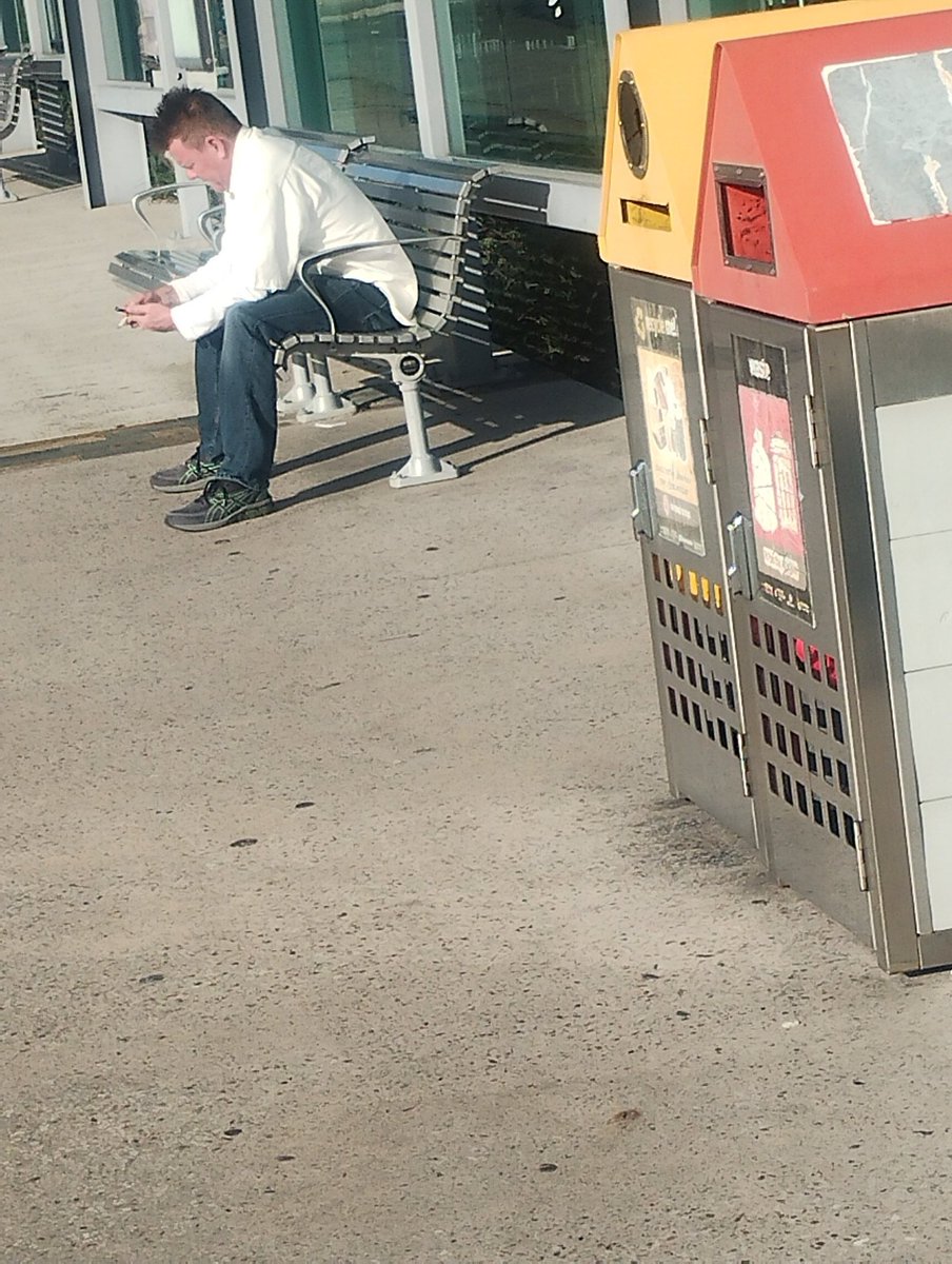 Timeoin's tweet photo. @Translink_QLD at Richlands bus stop today. Pretty sure smoking at bus stops isn't legal. I don't enjoy lung cancer. https://t.co/qeG4oS5t6z