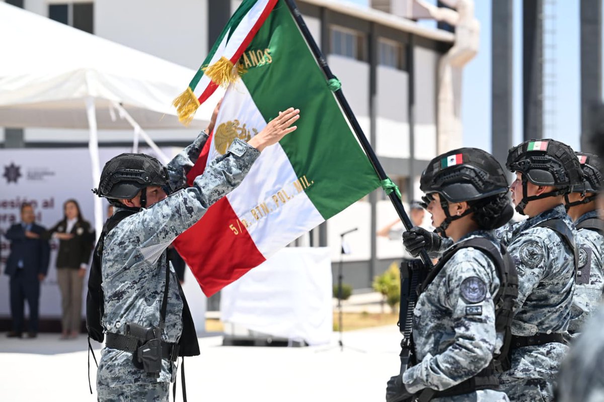 Asistí a la ceremonia de Toma de Posesión y Protesta de Bandera del Gral. Vicente Dimayuga Canales, que se desempeñará como Coordinador Estatal de la <a href="/GN_MEXICO_/">Guardia Nacional</a> en Zacatecas. Seguiremos trabajando de manera coordinada para consolidar los resultados en materia de seguridad y