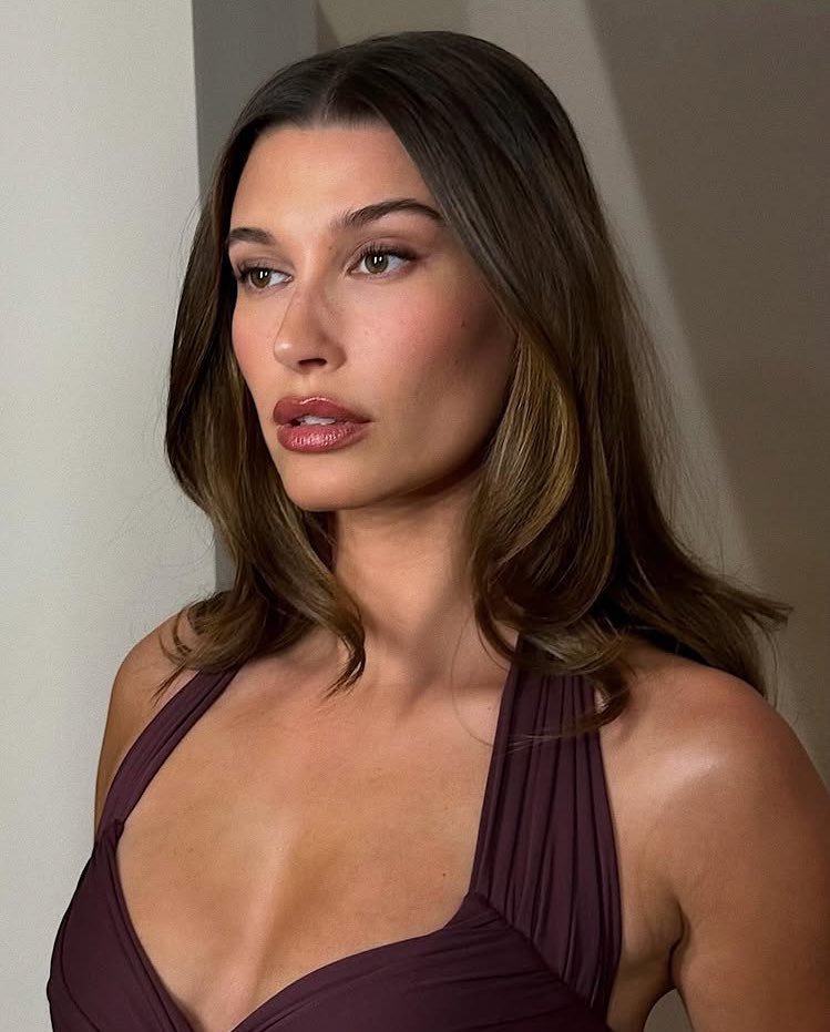 mydreamwithyou's tweet photo. HAILEY BIEBER SIRVIENDO CUERPO Y ROSTRO https://t.co/b9uHg8oD0a