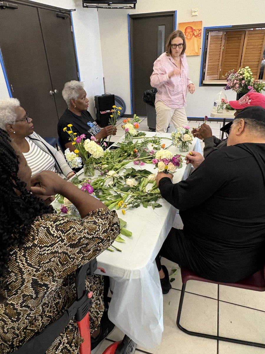 Yesterday's Lunch n' Learn was delightful! 🌸 After Tai Chi, participants showcased their creativity and talent in a flower arrangement class filled with joy and vibrant energy. 💐 
Join us every 2nd and 4th Tuesday—can’t wait for the next session!