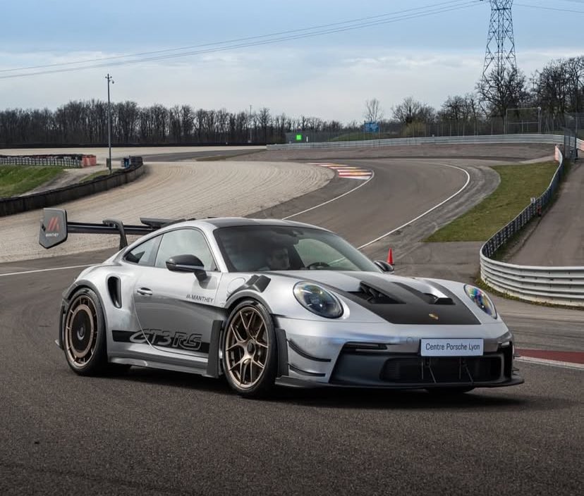 Jordan92338366's tweet photo. 992 GT3RS MR Weissach in GT Silver 🩶🖤 https://t.co/Qo5lQvDgbm