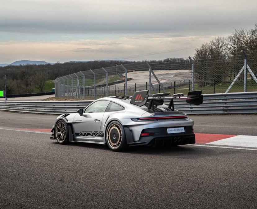 Jordan92338366's tweet photo. 992 GT3RS MR Weissach in GT Silver 🩶🖤 https://t.co/Qo5lQvDgbm