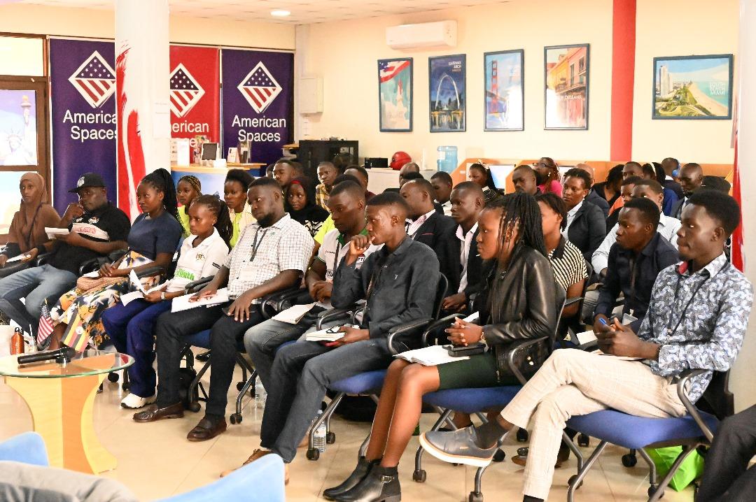 INFORMATIO43534's tweet image. Youth voices is the solution for shapping tomorrow's world, our members from information providers represented us at American center Kampala to discuss issues about youth friendly services.
#LetsShiftNow and #EndTeenagePregnancy