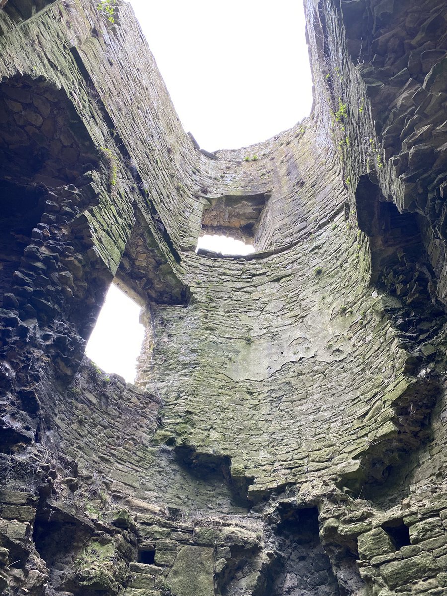 eleanorrg1483's tweet photo. Photos from the beautiful #MiddlehamCastle in #Wensleydale on this very cloudy day! ๐ฐโ๏ธ (I then promptly raided the gift shop as usual. Resistance is futile!) https://t.co/DSVjGIaIBr