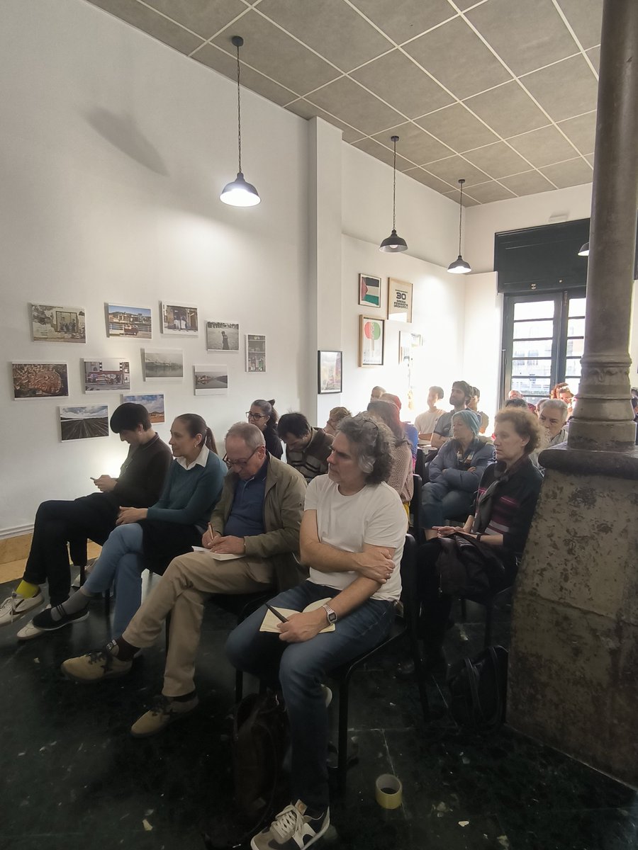 🗣️<a href="/jorgedioni/">Jorge Dioni López</a>: "Lo que planteamos son utopías muy posibles. Porque la utopía es caminar hacia eso. Porque debemos trabajar para la utopía. Tener claro a donde queremos ir".

 #ElMalestarDeLasCiudades