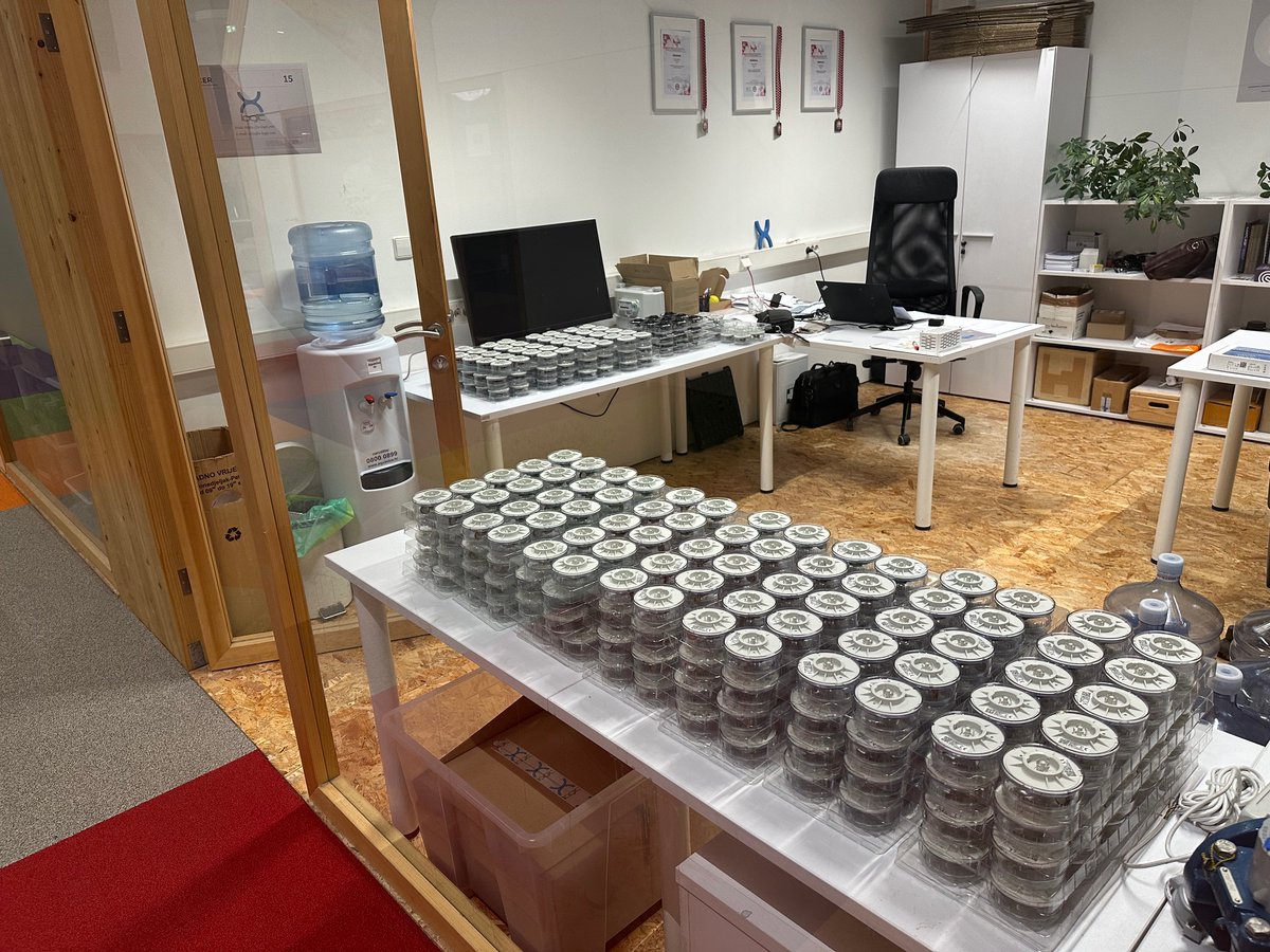 iot_xlogic's tweet photo. Happy #IoTday! 🚀 🌍🎉

Our Zhaga LoRaWAN Smart Lighting Controllers one step away from delivery to our client.

#LoRA @LoRaAlliance #IOTX #IOTA #Smart #energy #remotecontrol #LIGHTS_LOVE_ACTION #zhaga https://t.co/Ba0bBewplY
