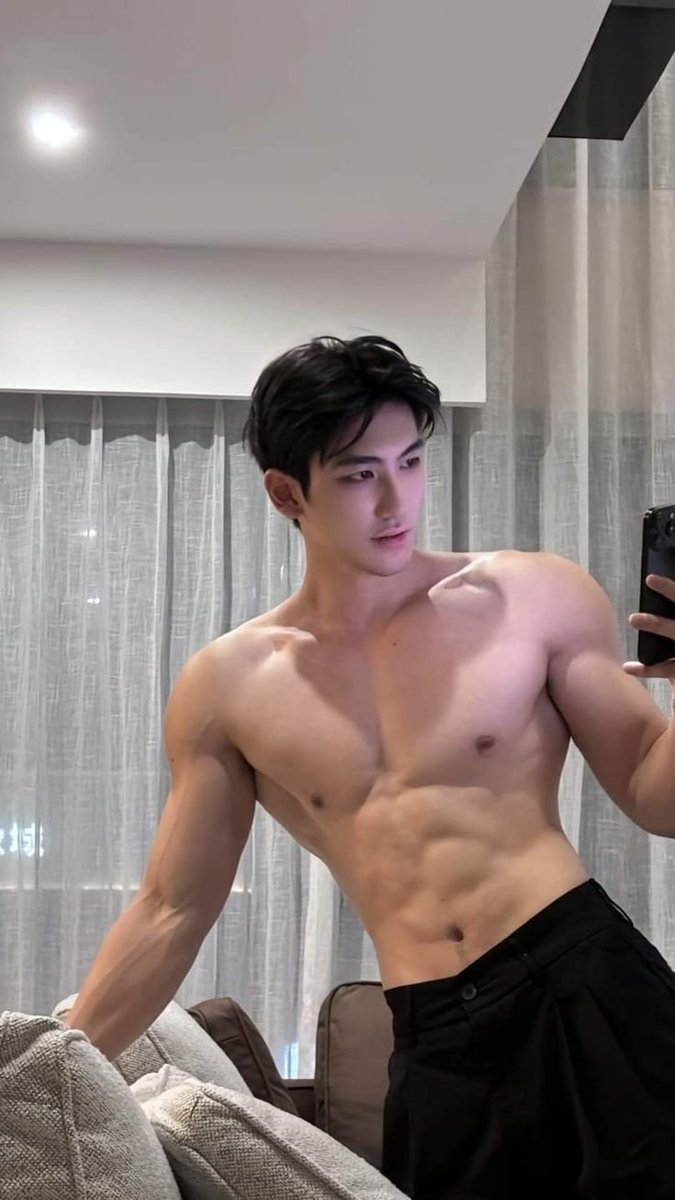 TheSensualHyung's tweet photo. Bed buddy. https://t.co/ao65gLyo02