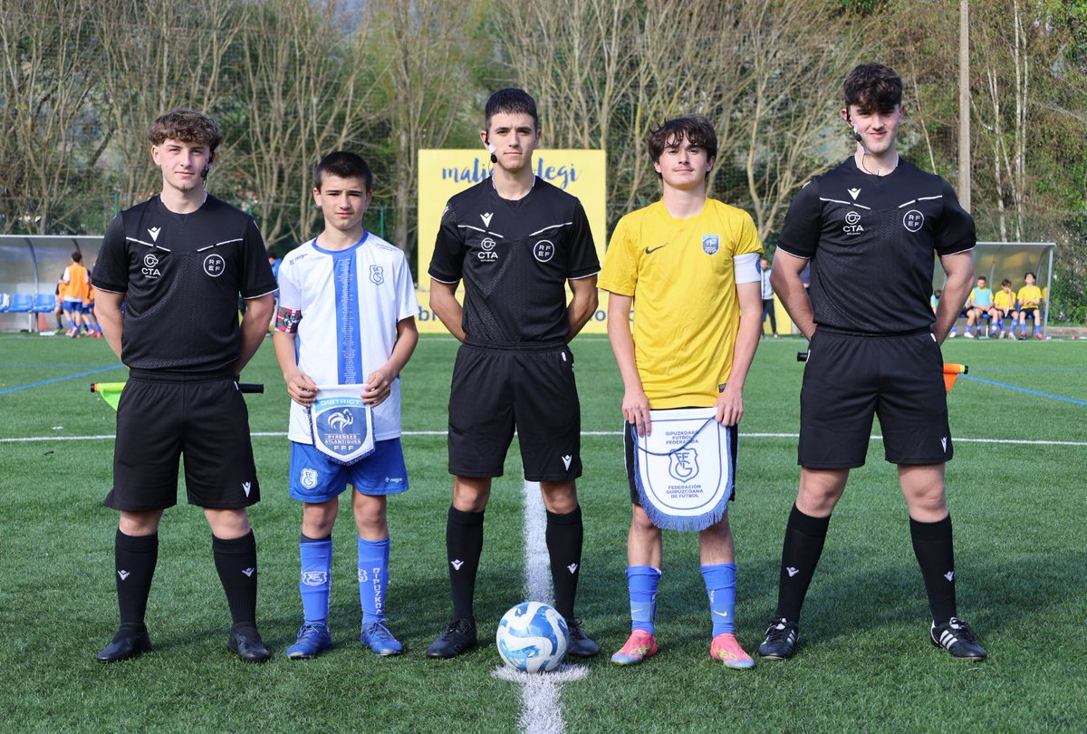 gipuzkoafutbola's tweet image. 🔵⚪️ 𝐈𝐍𝐅𝐀𝐍𝐓𝐈𝐋 𝐌𝐔𝐓𝐈𝐋𝐄𝐍 𝐆𝐈𝐏𝐔𝐙𝐊𝐎𝐀𝐊𝐎 𝐒𝐄𝐋𝐄𝐊𝐙𝐈𝐎𝐀

Gipuzkoa 1️⃣ - 0️⃣ @DistrictFoot64

✅ Gure selekzioak garaipena lortu du Pininio Atlantikoko selekzioaren aurkako lagunartekoan.

🤝 Mila esker @kostkas_ke zelaia uzteagatik.

#GipuzkoaBatGara