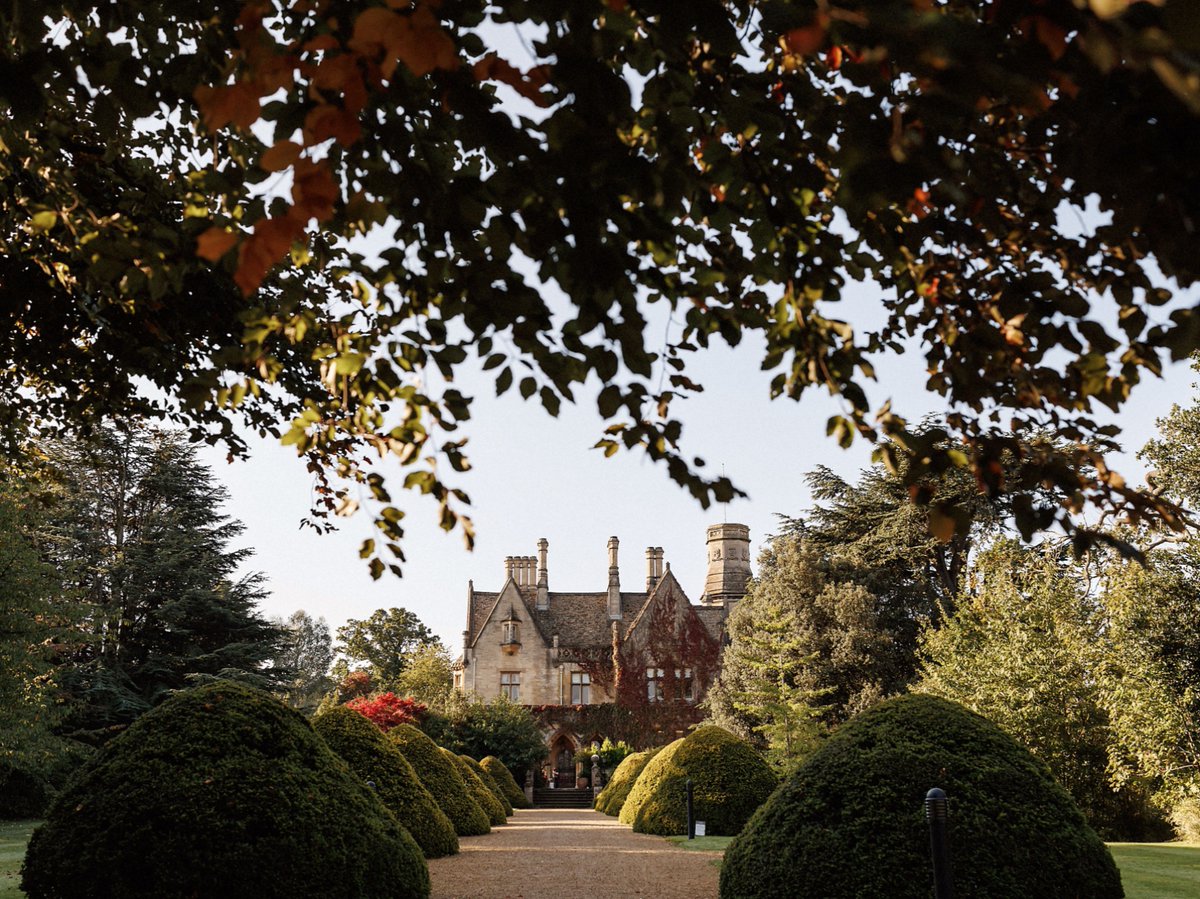 A venue to remember. 💚

Our multi-award-winning wedding and events venue in the heart of the Cotswolds.
Get in touch today, we'd love to hear all about your plans!

#manorbythelake #wedding #weddingvenue #cotswoldweddingvenue #corporateevents #events #venue #manorhouse