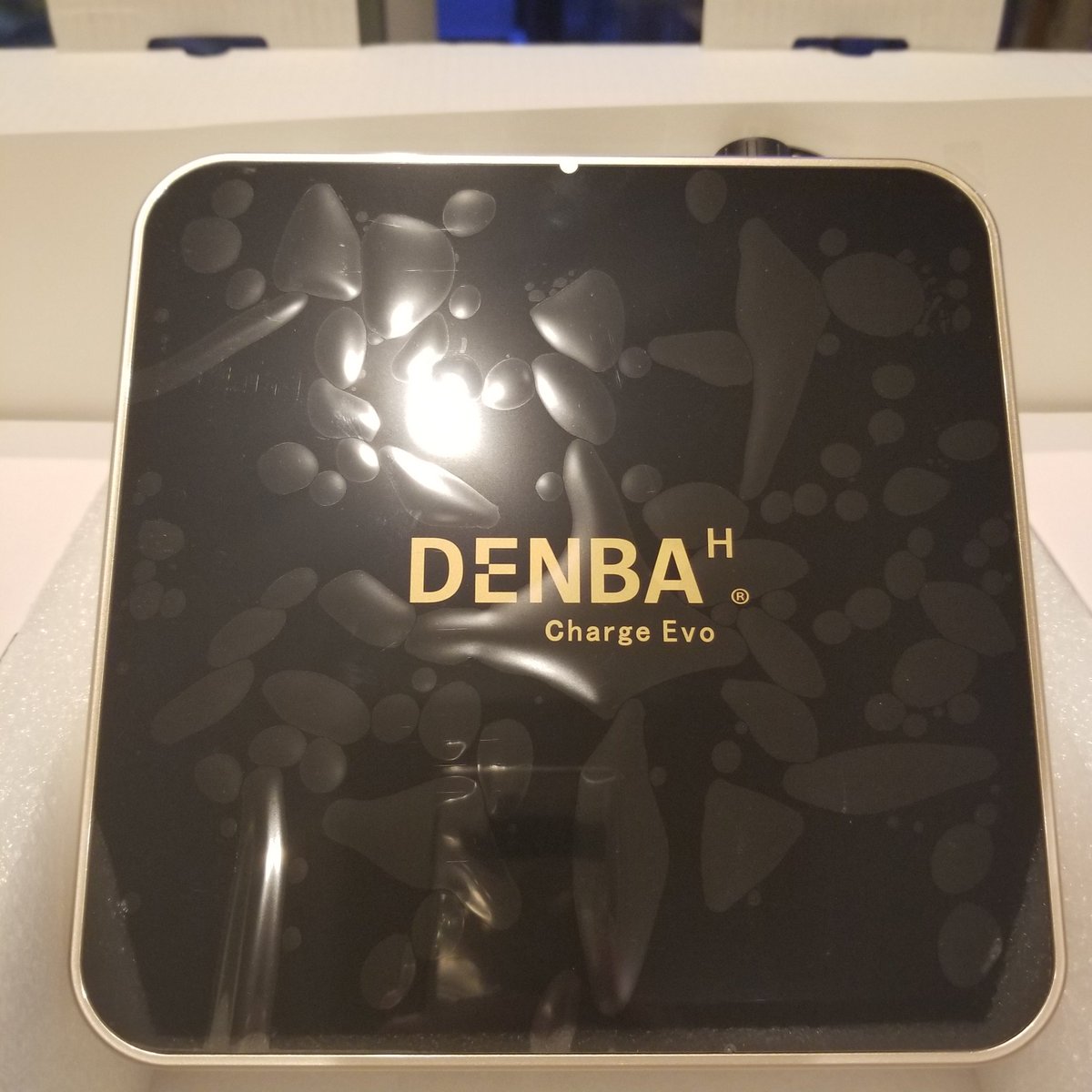 relaxsalonfix's tweet photo. やっとDENBAが私の元へ〜😊今日から #DENBA の世界🌏自宅とサロンでの使用！人生楽しむには健康が一番！整えていきましょ(*´ ³ `)ﾉ
 #自律神経整える  #エイジングケア  #血流促進  #健康第一  #人生楽しむ  #予防 https://t.co/PDvKJaeAp0