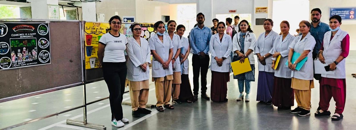 SJHDELHI's tweet photo. BMW unit under aegis of #SwachthaPakhwada organised poster competition for SNOs and Nursing Officers on BMWM Rules &amp; Segregation.  BMW CMO, ANS judged posters &amp; discussed Rules &amp; role of segregation https://t.co/BAoZ3sxLST
