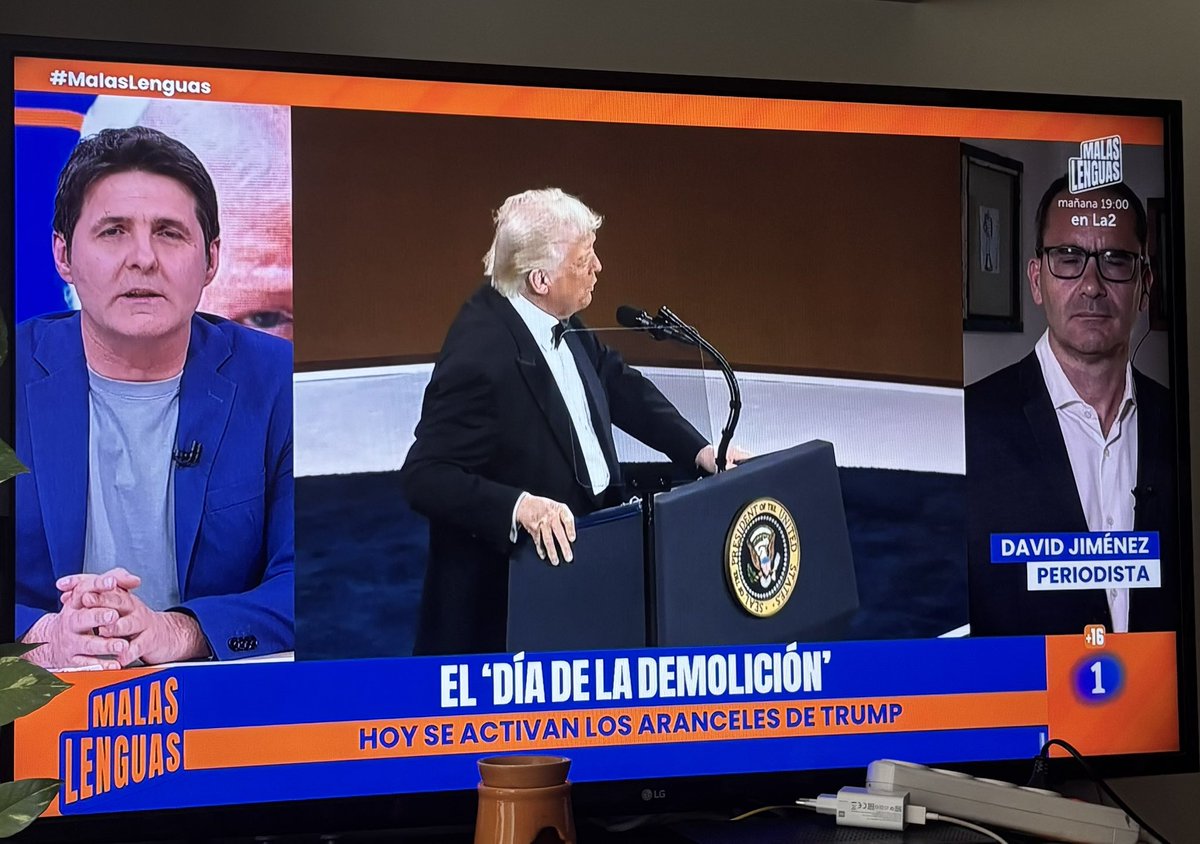 Más voces en <a href="/la2_tve/">La 2</a> 👏👏👏 larga vida a @MalasLenguasLa2 <a href="/rafamuniz93/">Rafa Muñiz</a>