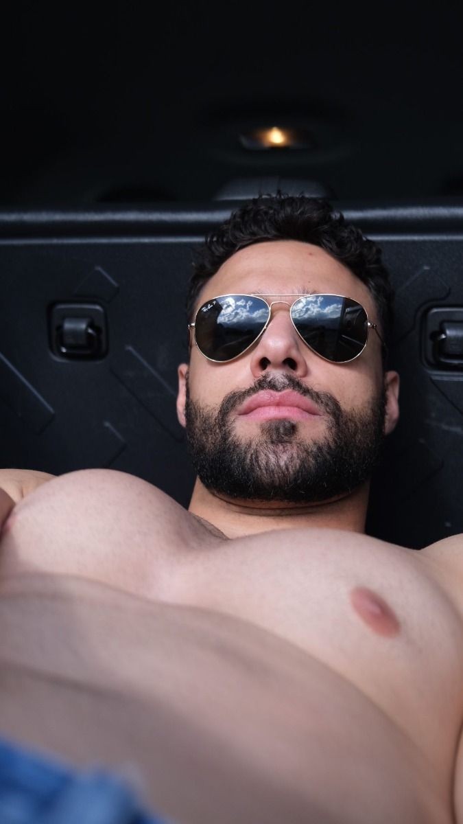 Distrair um pouco a mente longe dessas crianças. O céu está perfeito como sempre irmã.