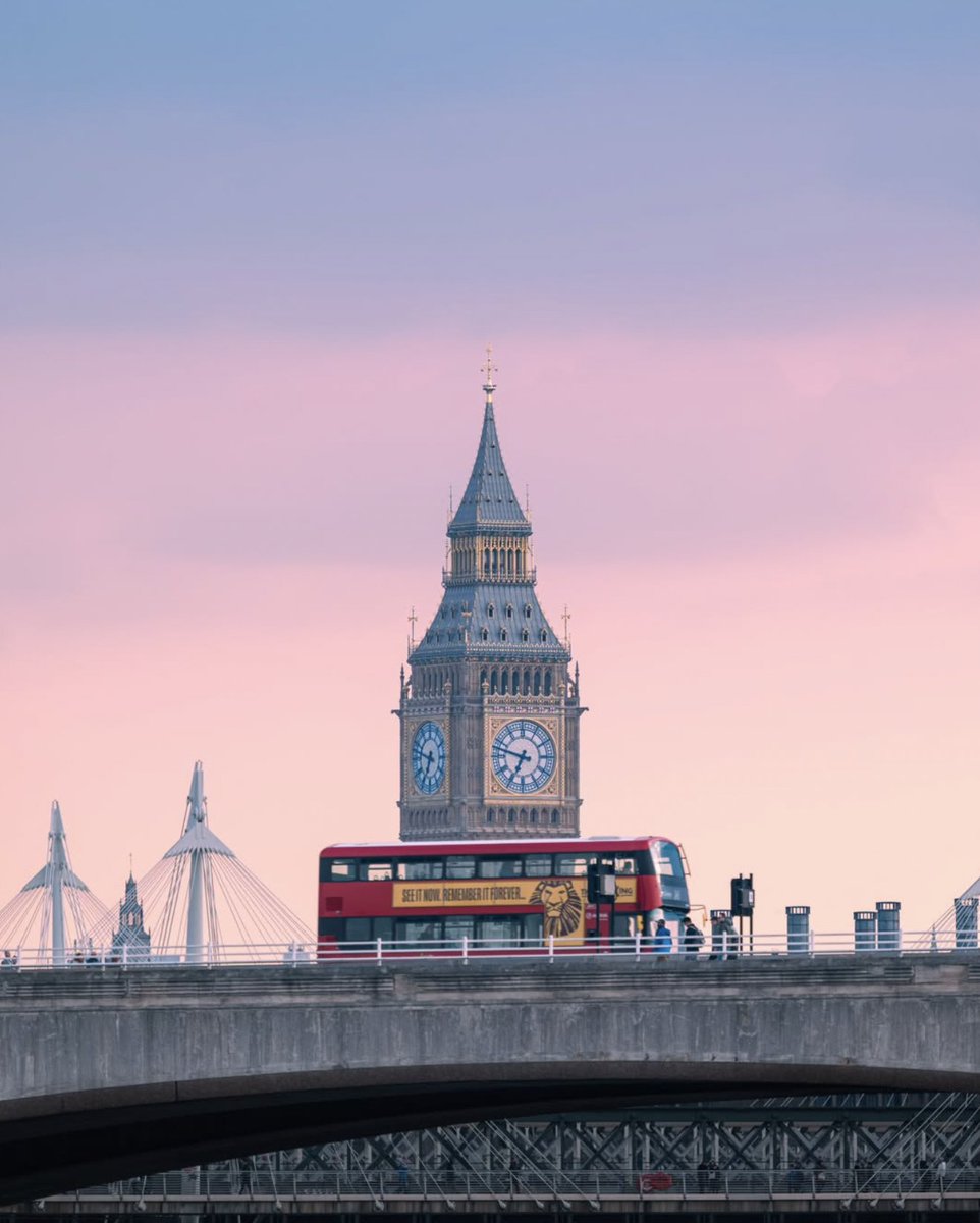 Iconic London landmarks ft cotton candy skies💓 [📸 <a href="/chrisjdalton/">Chris Dalton</a>] #LetsDoLondon #VisitLondon ow.ly/BPsj50VwqcP