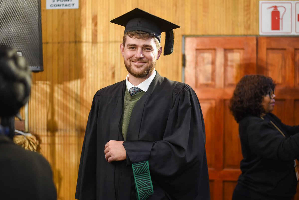 VUT_Online's tweet image. The Faculty of Engineering and Technology stole hearts today! Tears of joy met cheers of success as proud families applauded each graduate’s journey of precision, persistence, and purpose.
#VUTGraduation2025 #JoyInDegrees #EngineeredSuccess #ProudlyVUT