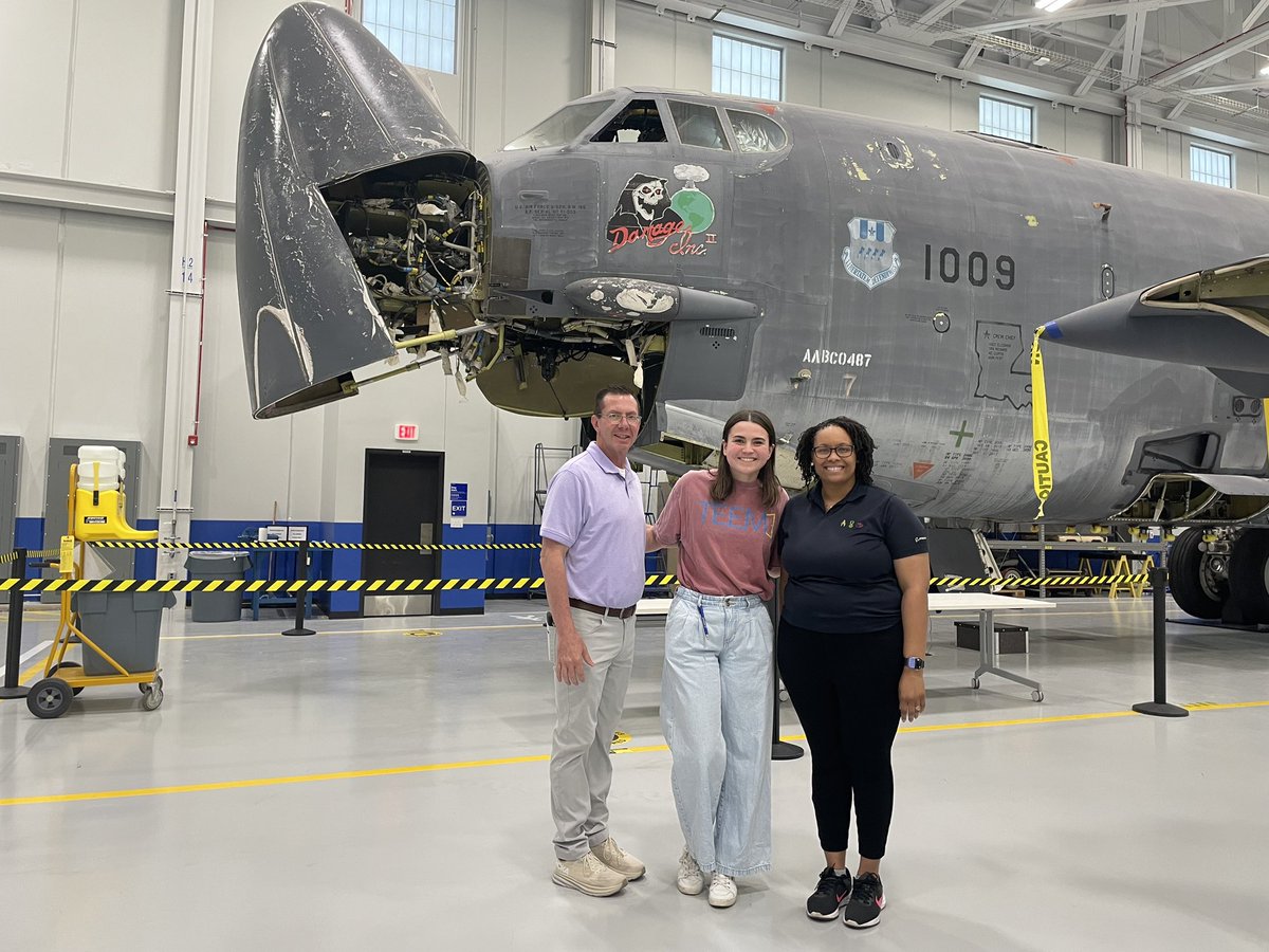 teemokc's tweet photo. Grateful to tour Boeing OKC with Bailey Perkins Wright, Sr. Community Investor. Boeing’s support helps TEEM uplift justice-involved veterans through access to VA benefits, legal aid, education &amp; more. Together, we’re honoring those who served. 🇺🇸 #VeteransInitiative https://t.co/oWOt3S9Yqc
