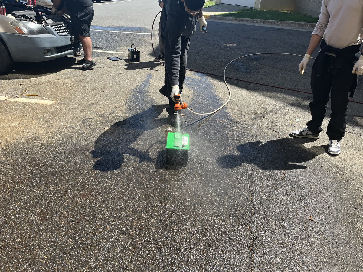 CVHS_AutoTech's tweet photo. CVHS Auto Tech students are practicing their battery servicing and cleaning skills on this sunny spring day! https://t.co/O4l9u1Qbao