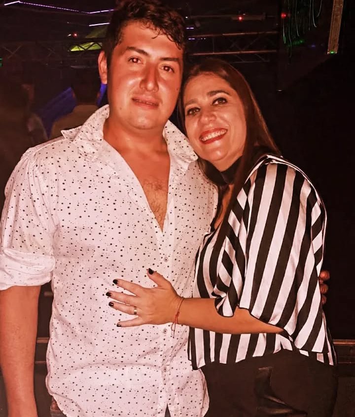 GiselaS164's tweet photo. ❤️💕 FELIZ ANIVERSARIO COMPAÑERO!! 💞❤️ https://t.co/sJF6vyNKlp