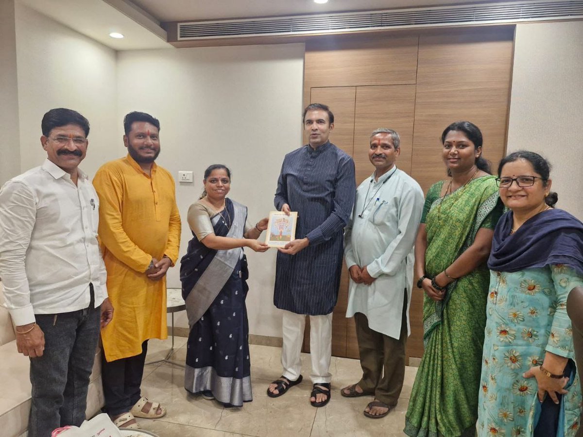 .<a href="/Dr_Atul_Bhosale/">Dr Atul Bhosale</a>, MLA (Karad South Assembly, Maharashtra) was invited to Sanatan Rashtra Shankhnad Mahotsav by H. H. Swati Khadye (<a href="/ss_durg/">Swati Khadye</a>), along with other reception committee members.

Witness the resurgence of Sanatan Rashtra ✊  
🚩 सनातन राष्ट्र शंखनाद महोत्सव 🚩  
Silver