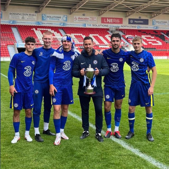 𝗡𝗮𝗺𝗲: David Altendorff
𝗔𝗴𝗲: 40
𝗟𝗼𝗰𝗮𝘁𝗶𝗼𝗻: Sussex
𝗣𝗼𝘀𝗶𝘁𝗶𝗼𝗻: Manager
𝗣𝗿𝗲𝘃𝗶𝗼𝘂𝘀 𝗖𝗹𝘂𝗯𝘀: Whitehawk, Lancing, Loxwood, Newhaven, Ringmer
𝗟𝗲𝘃𝗲𝗹 𝗟𝗼𝗼𝗸𝗶𝗻𝗴 𝗙𝗼𝗿: Step 3–5

Experienced football manager/coach with a proven track record of