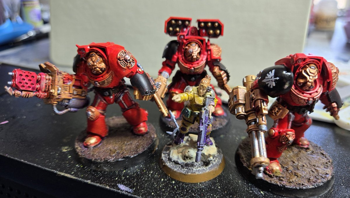 AtollEarth's tweet photo. @warhammer Decided to invert the color scheme for these dark angels heavy weapon terminators and now they look like blood angels. Blood angels also rule through. https://t.co/b2ua7PuLjA