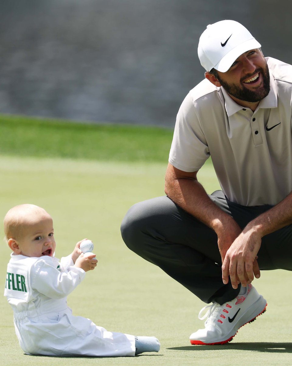 ForePlayPod's tweet photo. Bennett’s first Masters.

Wholesome. https://t.co/ubYhh2kzWk