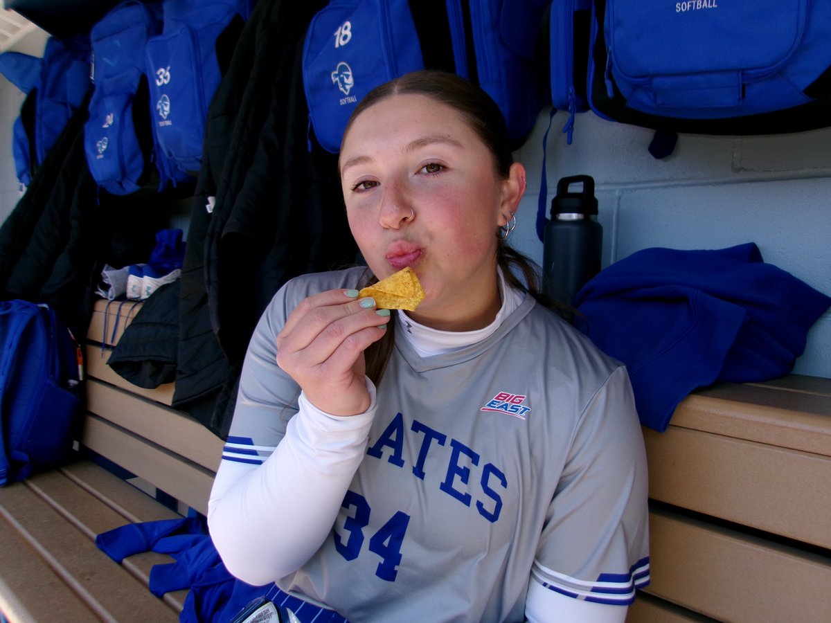 SHUSoftball's tweet photo. Gameday vibes brought to you by . . . Us😁📸

#HALLin🔵⚪️ | #HooksUp https://t.co/Ojrr4tUP53