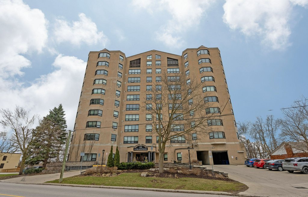 Check out this home! Surrounded by historic buildings, bridges, and parks, yet steps away from the bustling downtown Richmond Row, this southwest-facing unit in the Blackfriars building is now available. With two bedrooms and two .. marta-milton.cb1.info/3747q8