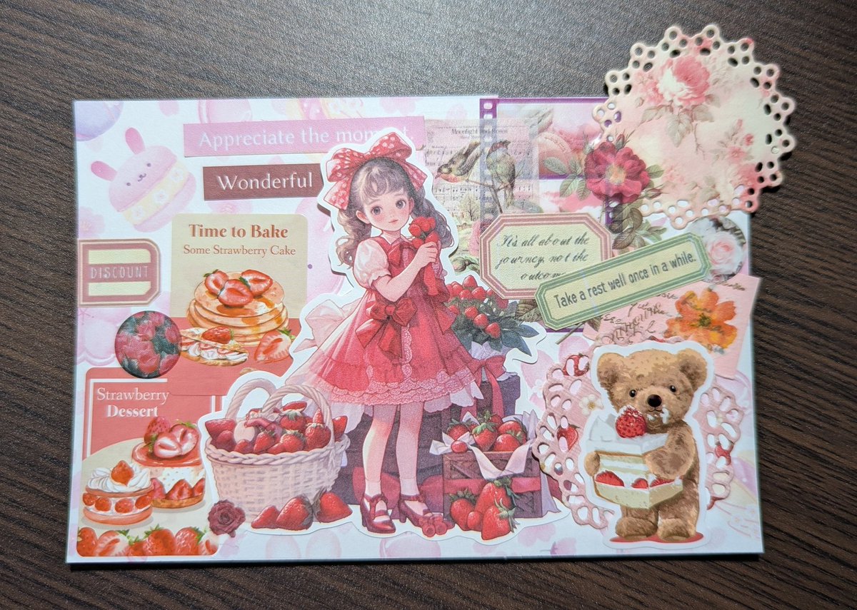 久しぶりのコラージュ🍓
DM封筒で窓付きのコラージュ封筒作るんだぁ〜って言ったら職場宛に届く書類の窓付き封筒が、開封後私に渡されるようになりましたΣ(･ω･ﾉ)ﾉ
たくさん作っちゃうよ！😊
 #コラージュ  #コラージュ好きさんと仲良くなりたい
