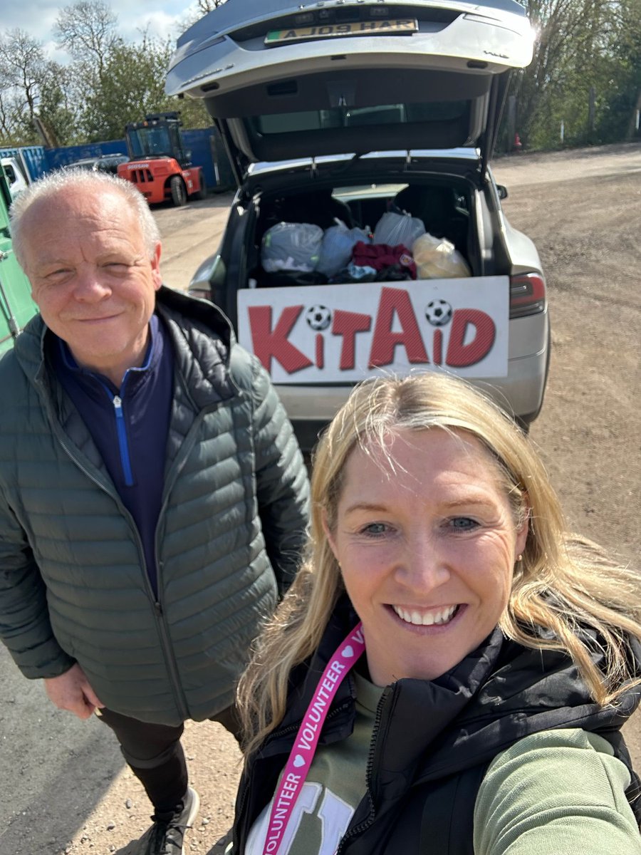 KitAid (@kitaid) on Twitter photo Another busy day at KitAid HQ, aka the containers, as a car load of kit arrived at 10-15 and a car load left at 11-30, bound for #Rwanda #Tanzania
Thanks to #kindnessinbucks and a great donation from a <a href="/SUFCOfficial/">Scunthorpe United FC</a> fan #Scunthorpe Another busy day at KitAid HQ, aka the containers, as a car load of kit arrived at 10-15 and a car load left at 11-30, bound for #Rwanda #Tanzania
Thanks to #kindnessinbucks and a great donation from a <a href="/SUFCOfficial/">Scunthorpe United FC</a> fan #Scunthorpe