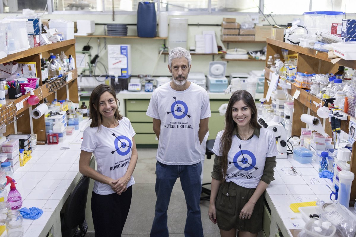 iserrapilheira's tweet image. 🤓Brasil dá um passo à frente com primeiro índice nacional de replicabilidade em pesquisa.

Estudo inédito mapeou dificuldades para replicação de experimentos e levou à criação da primeira rede nacional de reprodutibilidade da América Latina. Entenda na thread 👇