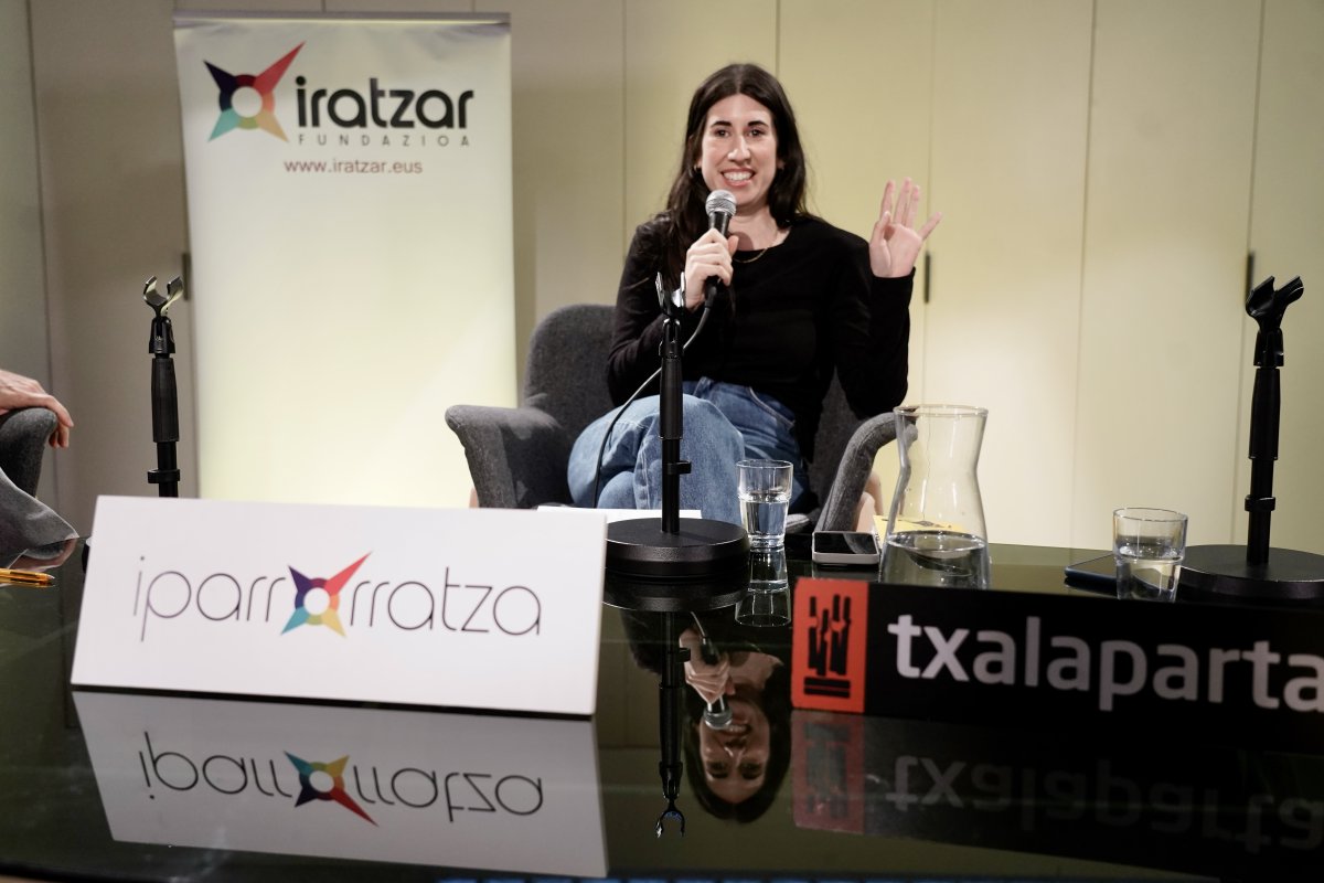 IratzarFundaz's tweet photo. ✍🏽Naia Torrealdaik 📒liburuxkan 3 tradizio intelektual eta politikoren arteko elkarrizketa egiten du, 
#feminismoa, #marxismoa eta #nazio askapen mugimendua.
#Iparrorratzabilduma
@txalapartatik https://t.co/7tYfNDF8nY