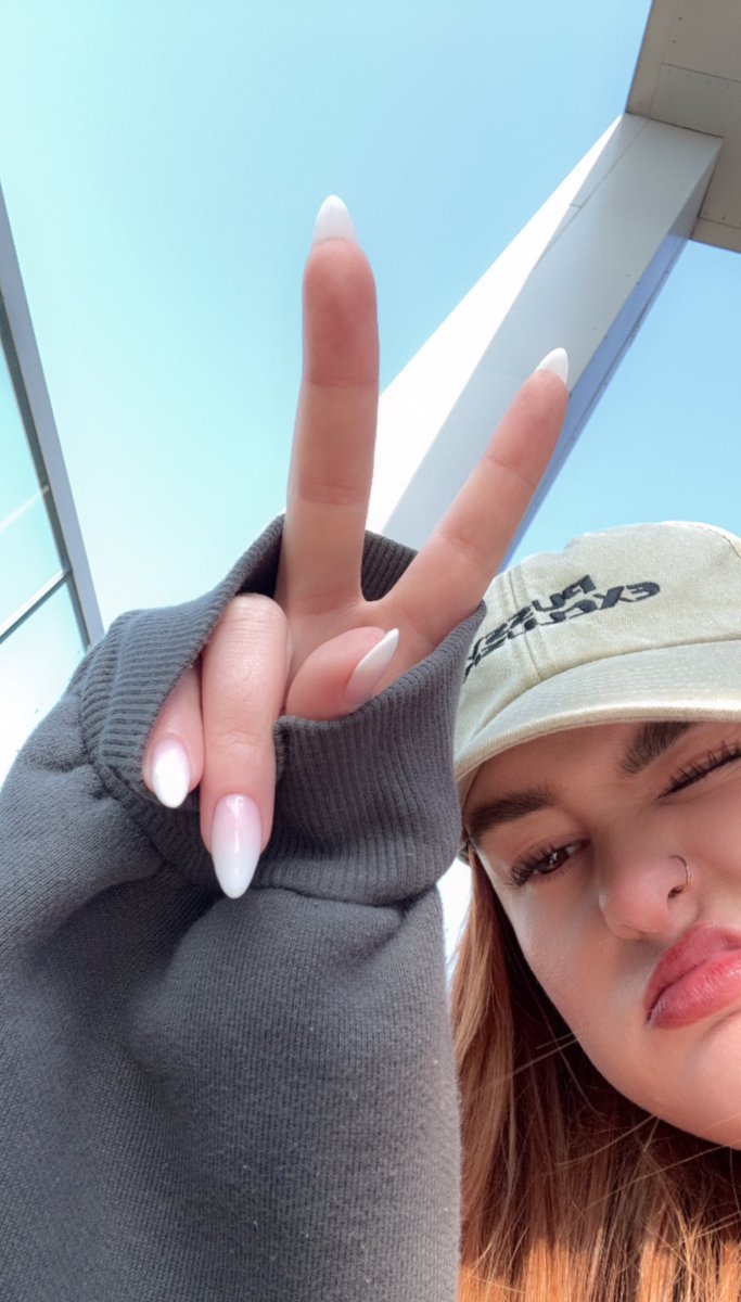 grace davies tweet media