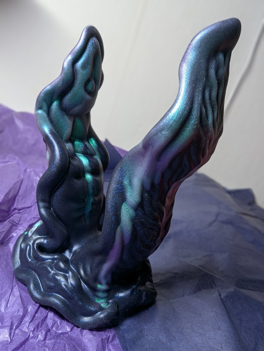 JolinaRabbit's tweet photo. Thanks @ppsculptors for the amazing toys that arrived today! 😍
Big Boy Shin and this beautiful Alara are just stunning. ♥️
And from my last order – the super cute Aquus, who also works surprisingly well as a flashlight! 😂 https://t.co/2YXpWewyl0