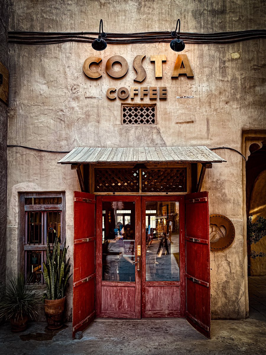 RBPhoto22237653's tweet photo. Costa coffee 
#costa #coffee https://t.co/NDELvxoE7K