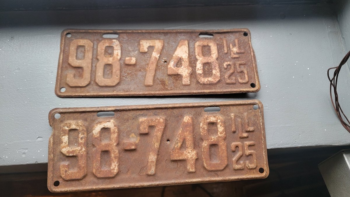 #Illinois is going to allow you to order retro-license plates now. Wondering if <a href="/ILSecOfState/">Secretary Alexi Giannoulias</a> would be cool if I slapped this 100-year-old set on my car? It kinda has the correct year. <a href="/Giannoulias/">Alexi Giannoulias</a>