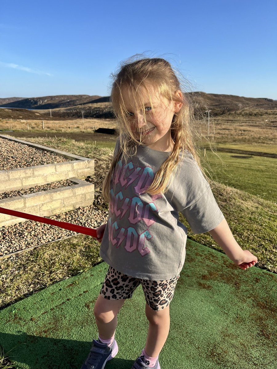 Golf agus AC/DC. Soooo like her mother! 🤣🤣🤣