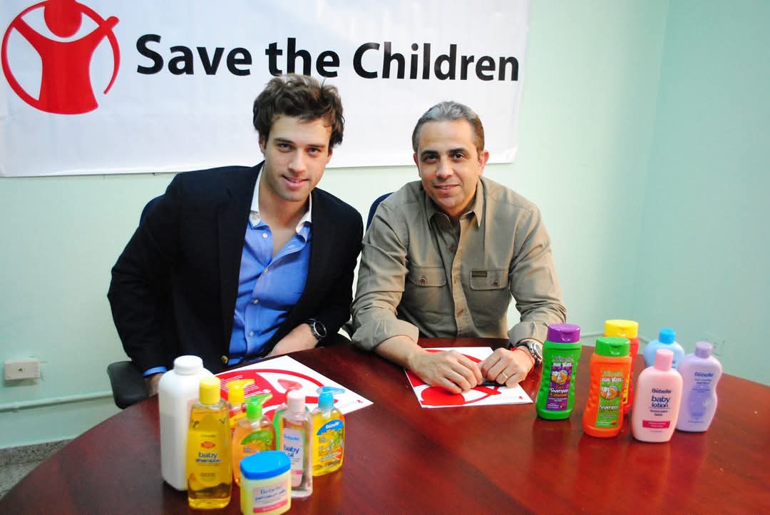 latablablog's tweet photo. #EnElFoco El empresario Antonio Espaillat, dueño de la discoteca JetSet, también es el gestor o apoderado de la organización "filantrópica" británica Save The Children en República Dominicana. Incluso fue presidente de la subsidiaria dominicana entre 2015 y 2017.
Sigue...➡️ https://t.co/UDSlANB2vJ